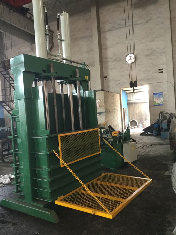 Vertical Baler For Cardboard & Plastic Recycling, 200 Ton Press Force With 30kW Motor